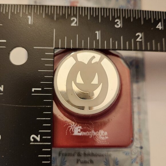 Pumpkin Jack-o'-lantern Cutaways Hole Punch Emagination paper Scrapbook - Picture 5 of 6